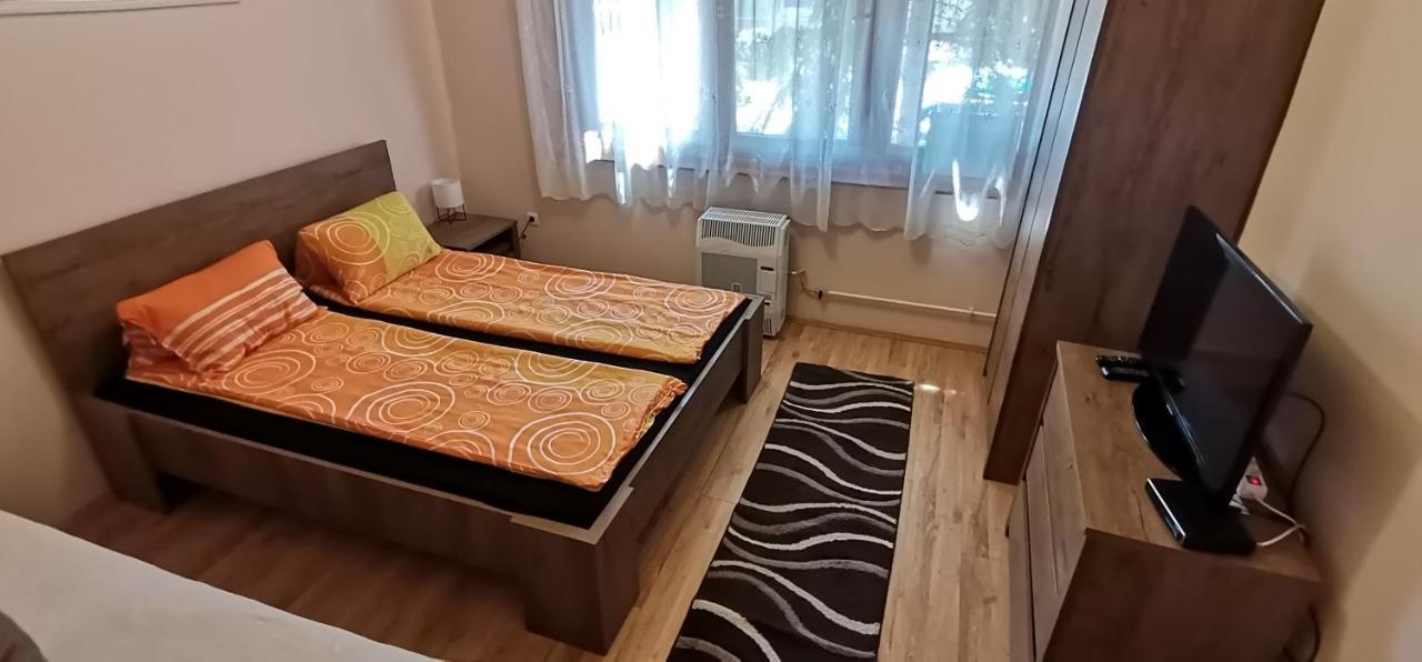 Szarkalab Apartman Hajduszoboszlo Exterior photo