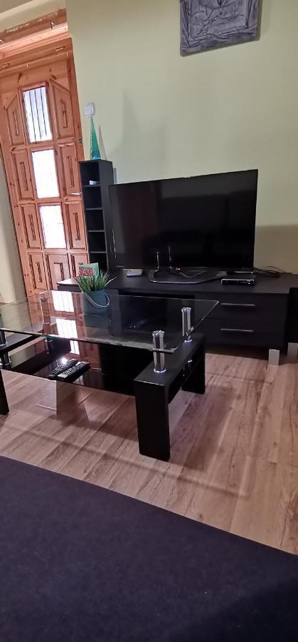 Szarkalab Apartman Hajduszoboszlo Exterior photo